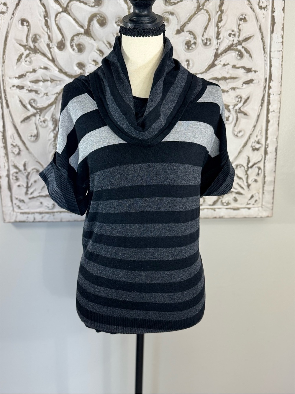 The Limited Striped Cowl Neck Sweater Top Black Gray Short Sleeve Size Small